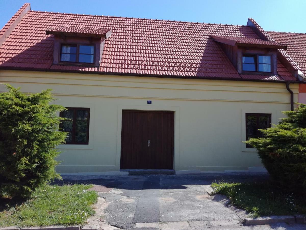 Na Letnim Byte Kourim Экстерьер фото